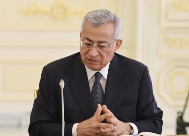 Vaqif Axundova AĞIR İTKİ