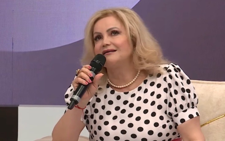 Aparıcı düzgün danışa bilmir, deyir birnömrəyəm - Əməkdar artist