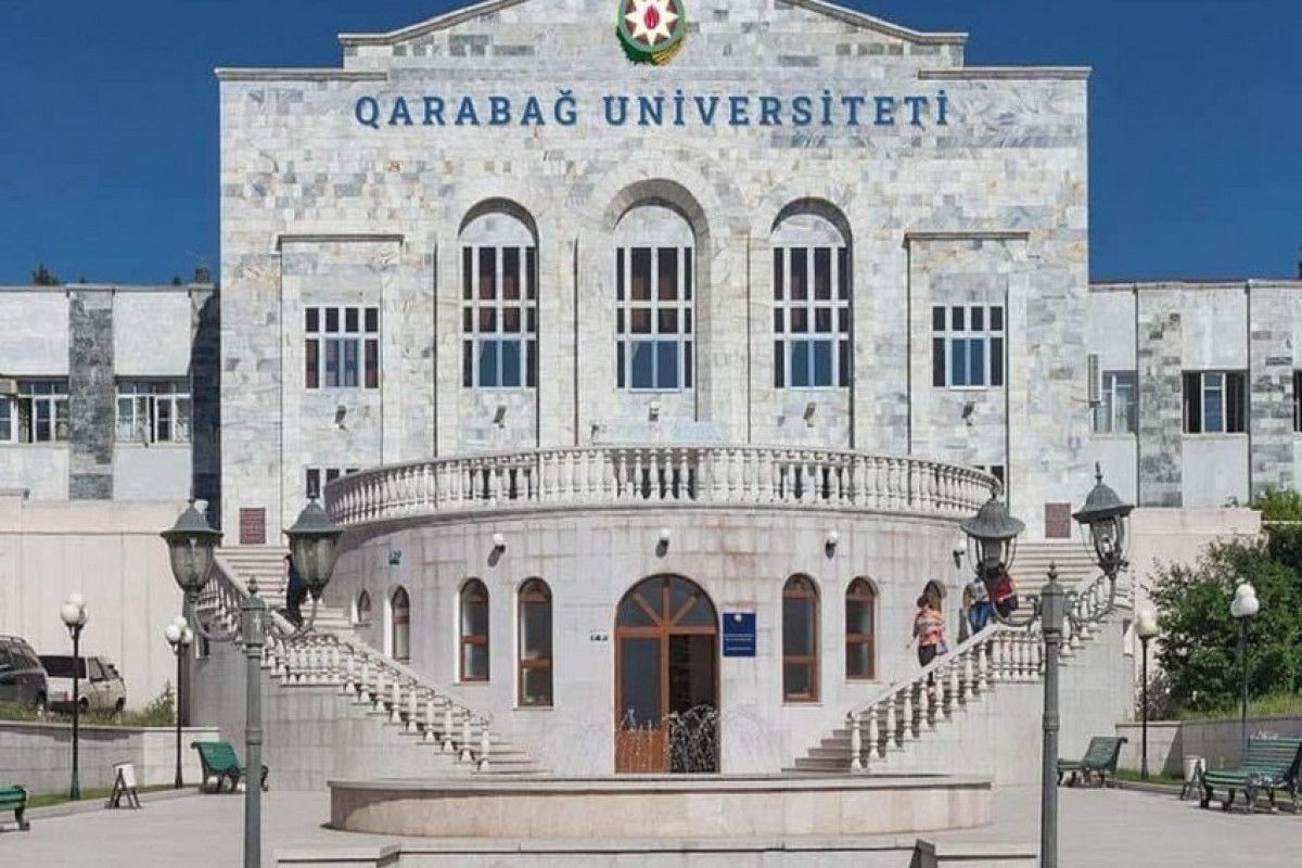 Diplomatlar Qarabağ Universitetində sərgidə - FOTOLAR