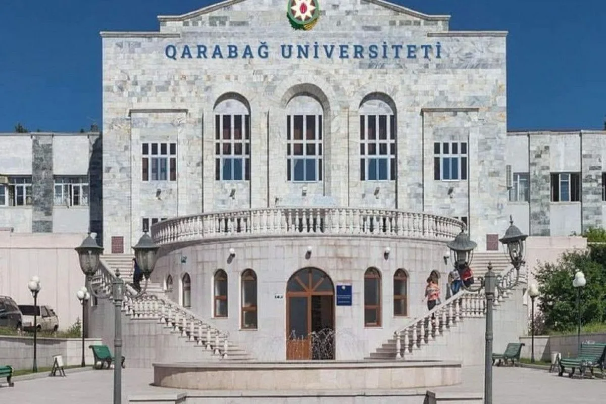 Diplomatlar Qarabağ Universitetində sərgidə - FOTOLAR