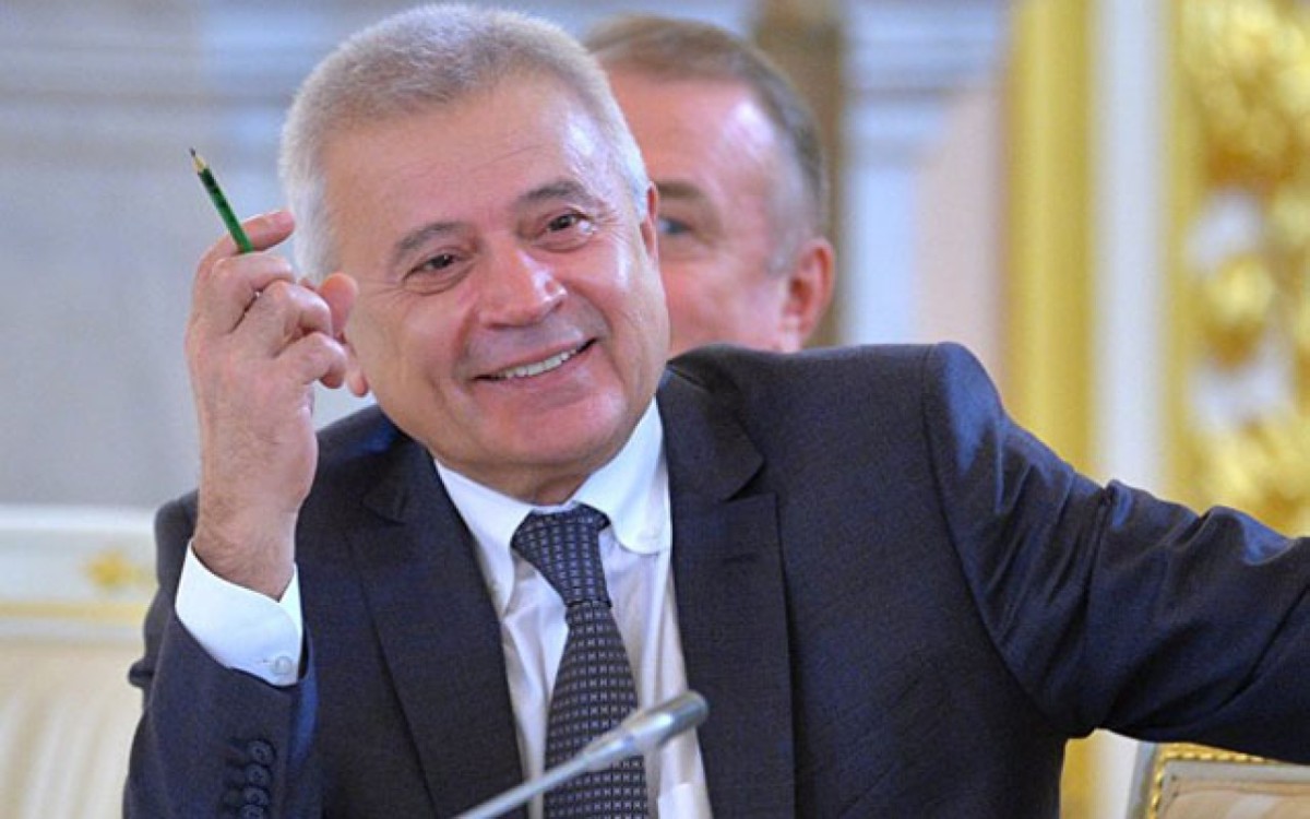 Vahid Ələkbərov 4 ayda 887 milyon dollar qazandı - SİYAHI