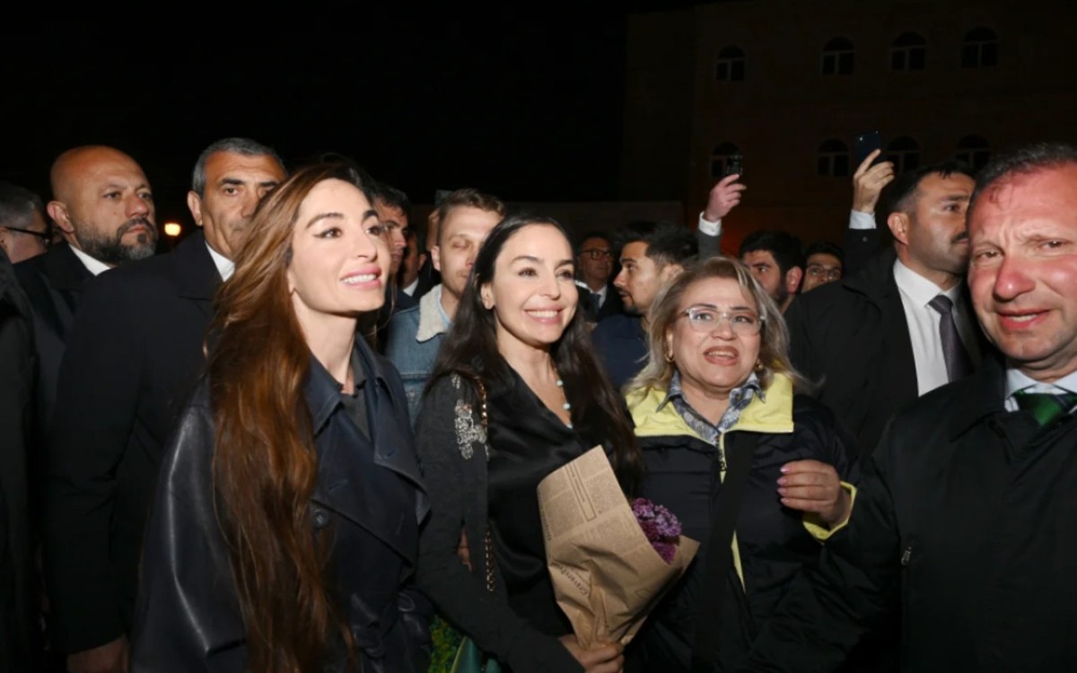 Prezidentin qızları Beynəlxalq Xalça Festivalında - FOTOLAR