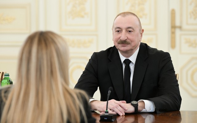 Prezidentin Ciorcia Meloni ilə geniştərkibli görüşü oldu - FOTOLAR