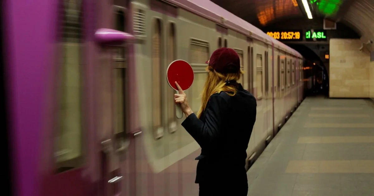 Apreldə metrodan nə qədər şəxs istifadə edib? 