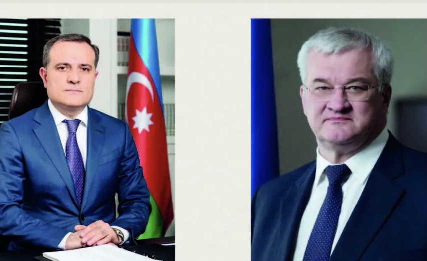 Ceyhun Bayramov ukraynalı həmkarı ilə danışdı