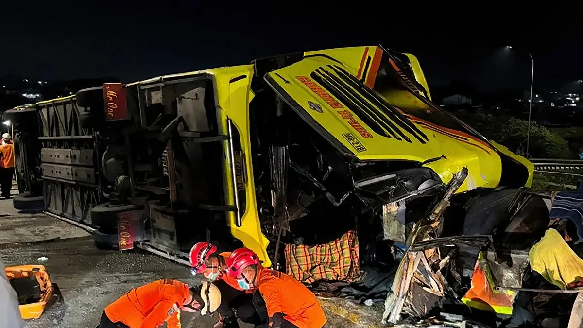 Avtobus avtosisternlə toqquşdu - ölənlər var