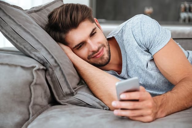 Nevroloq telefondan çox istifadənin təhlükələrindən DANIŞDI