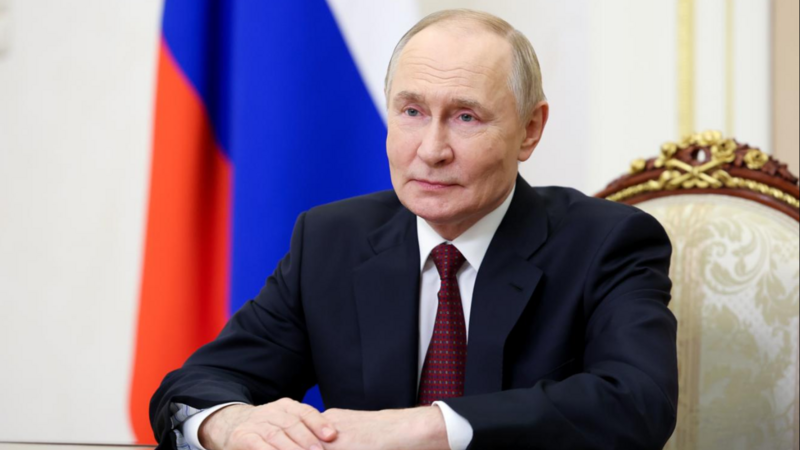 Putin Azərbaycanı təbrik etdi