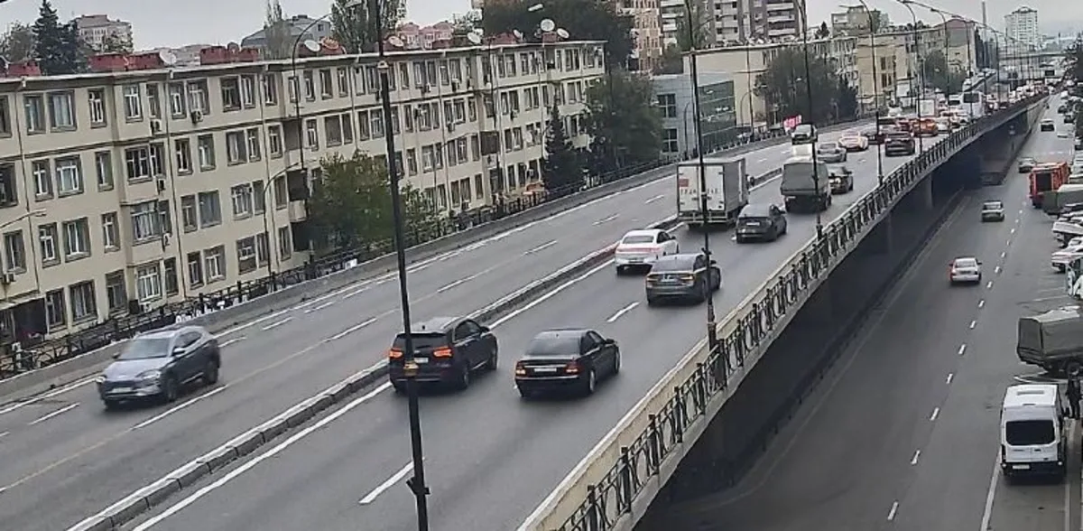 Bakının tıxaclı yolları - SİYAHI