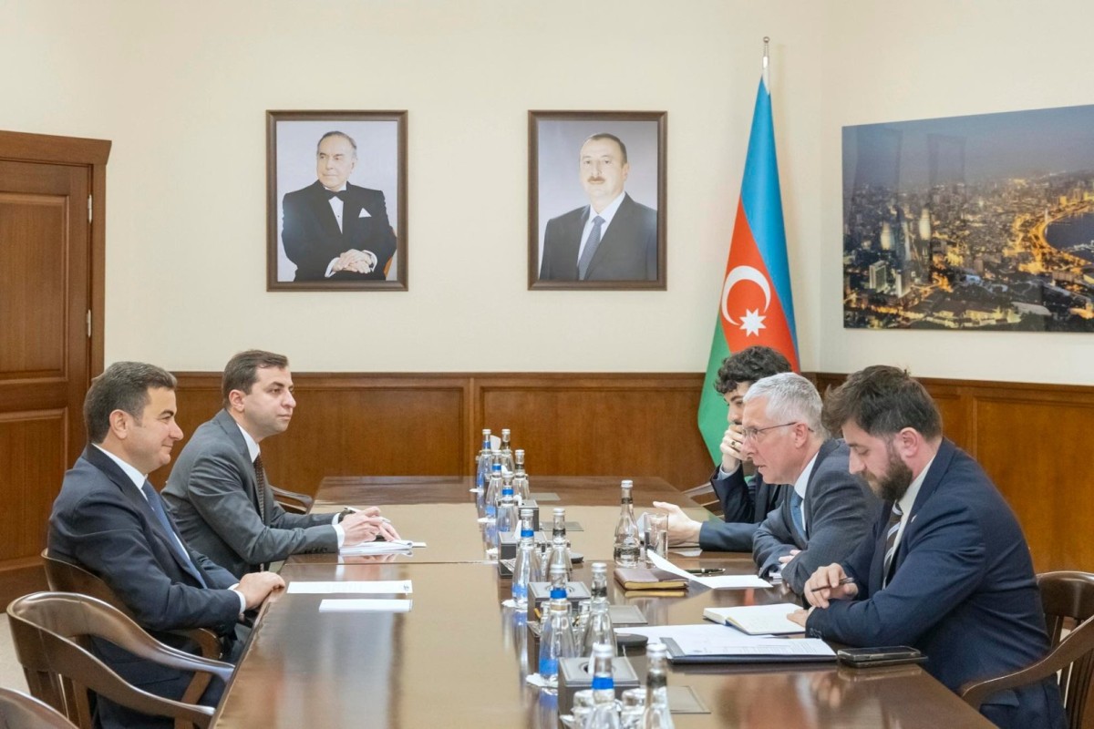 AZAL ilə Böyük Britaniya arasında səmərəli əməkdaşlıq müzakirə edilib