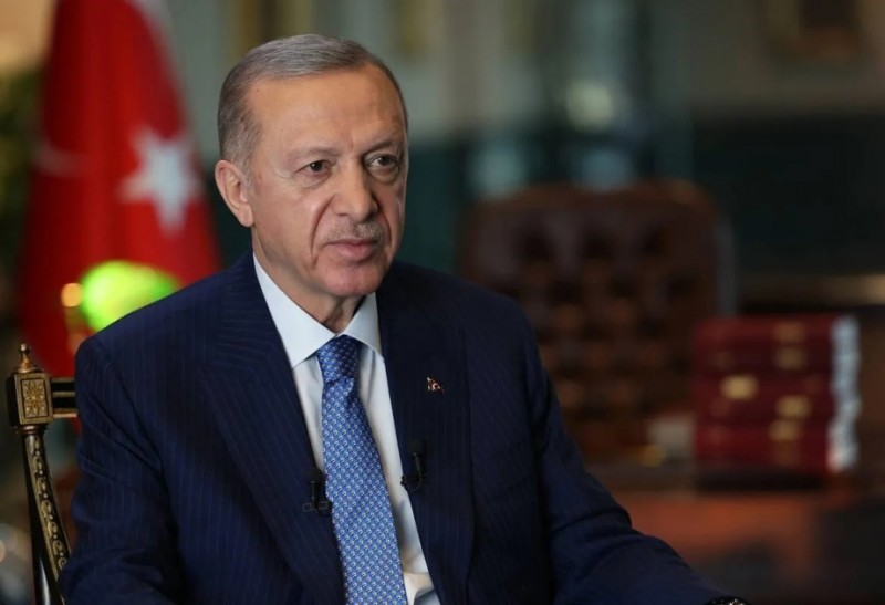 Ərdoğan məşhur sənətçinin konsertini tribunadan İZLƏDİ - FOTO
