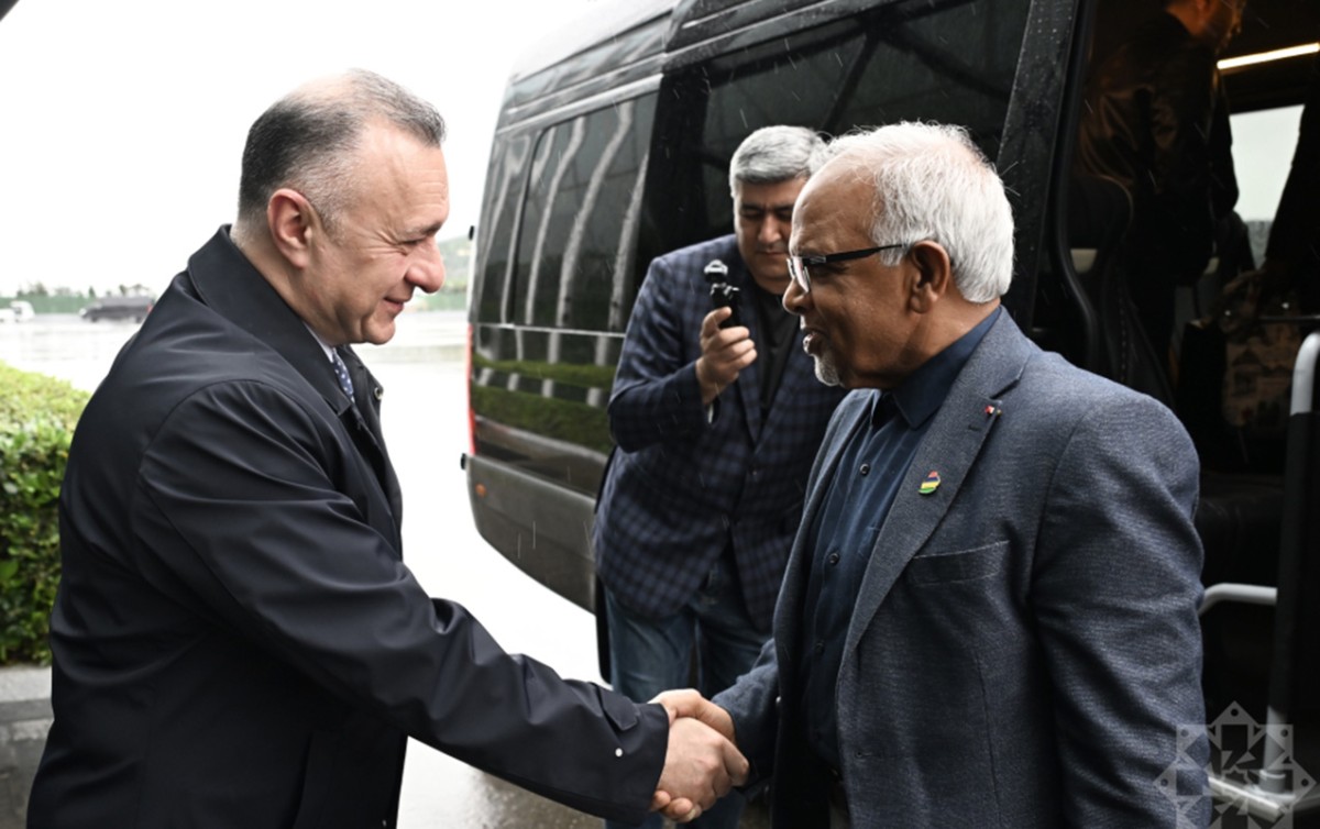 Mavriki Prezidenti Azərbaycana gəldi - FOTO