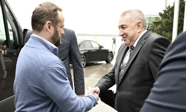 Kuleba Azərbaycana gəldi