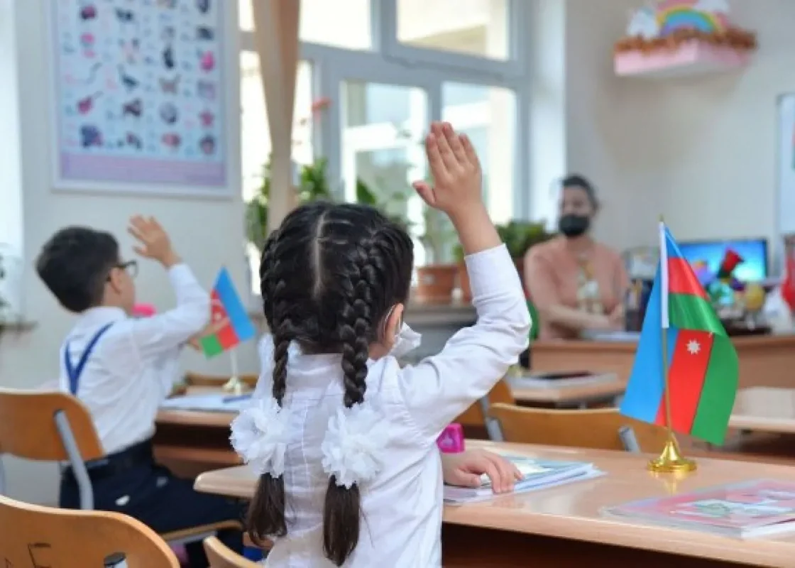 Bakı məktəblərində dərslər necə keçirilir?