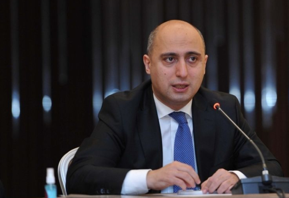 Onu işdən çıxardı - FOTO