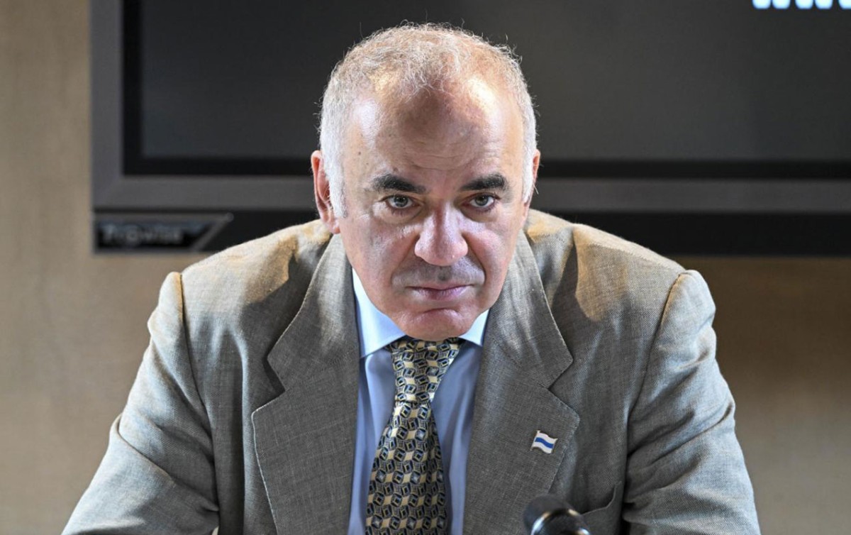 Kasparov beynəlxalq axtarışa verildi