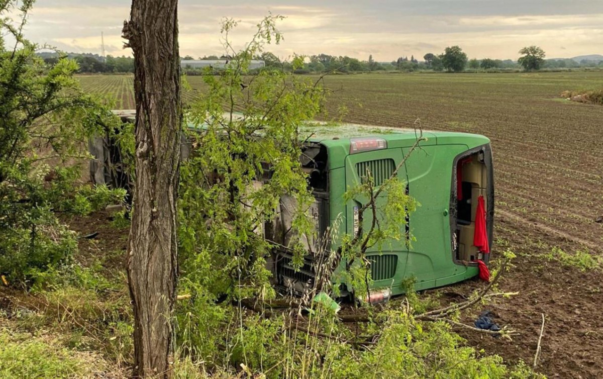 Türkiyədə sərnişin avtobusu aşıb - 45 nəfər xəsarət aldı