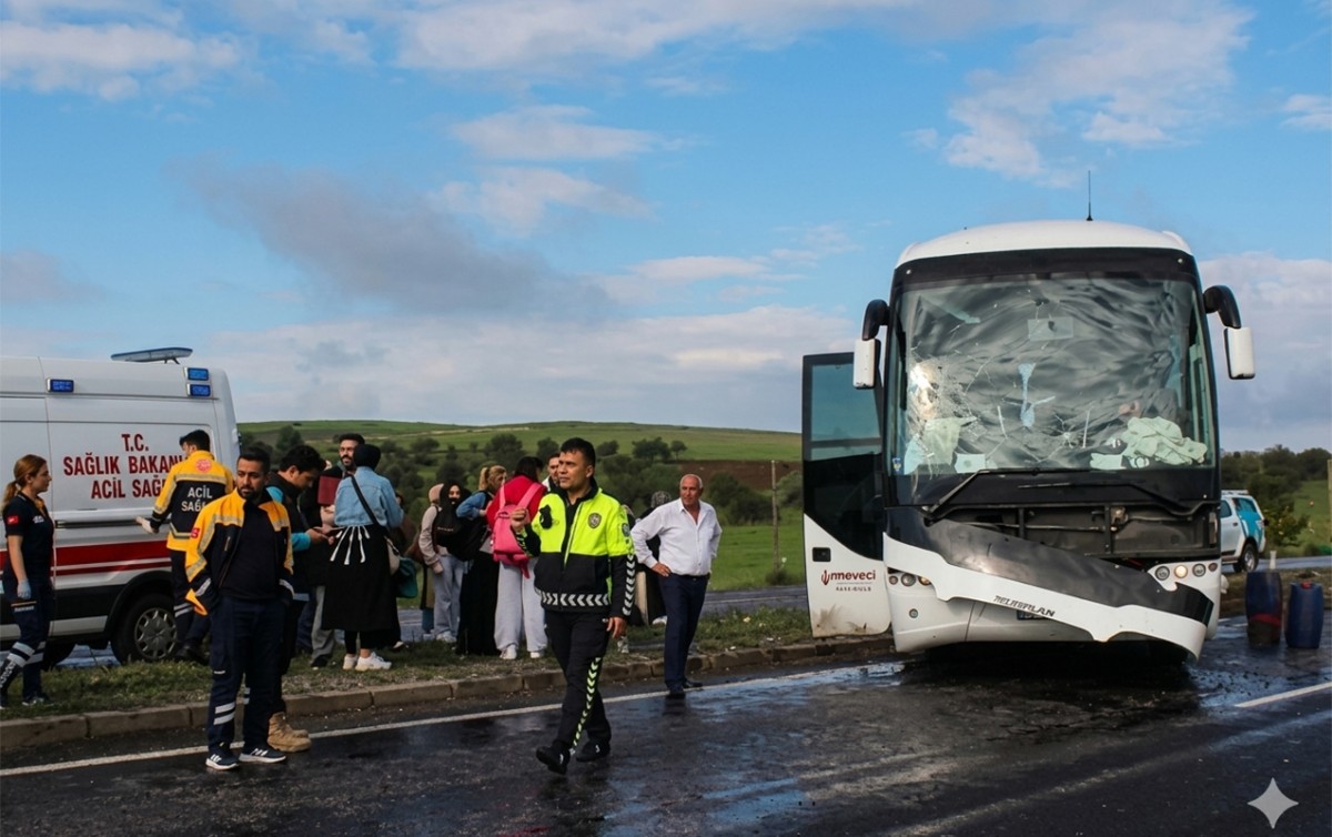 Türkiyədə sərnişin avtobusu qəzaya uğradı - Xəsarət alanlar var