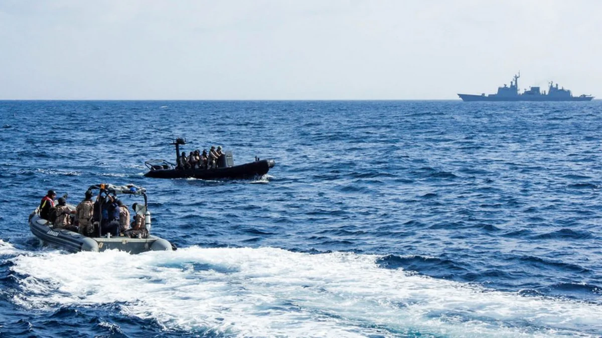 Somali sahillərində piratlar yanacaq tankeri ələ keçiriblər