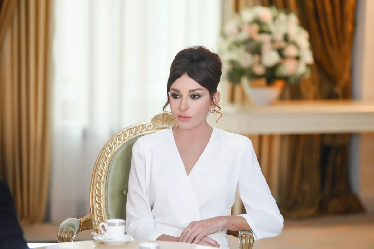 Mehriban Əliyevadan 1 İyunla bağlı PAYLAŞIM - FOTO