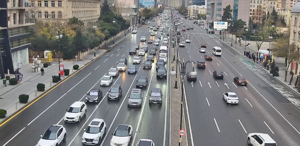 Bakının 20 yolunda tıxac var - SİYAHI