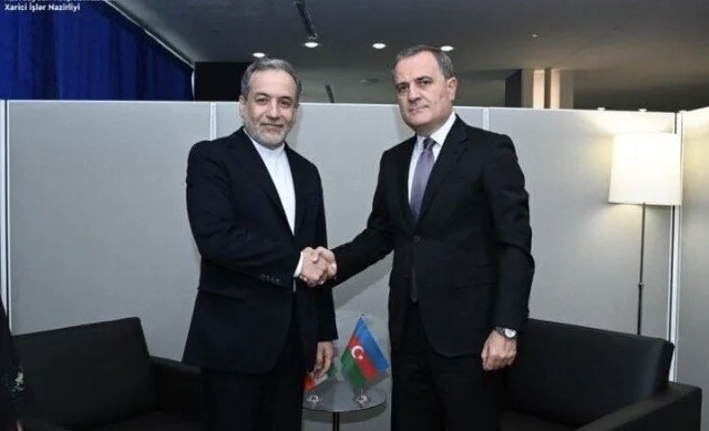 Əraqçi Azərbaycan xalqını təbrik etdi