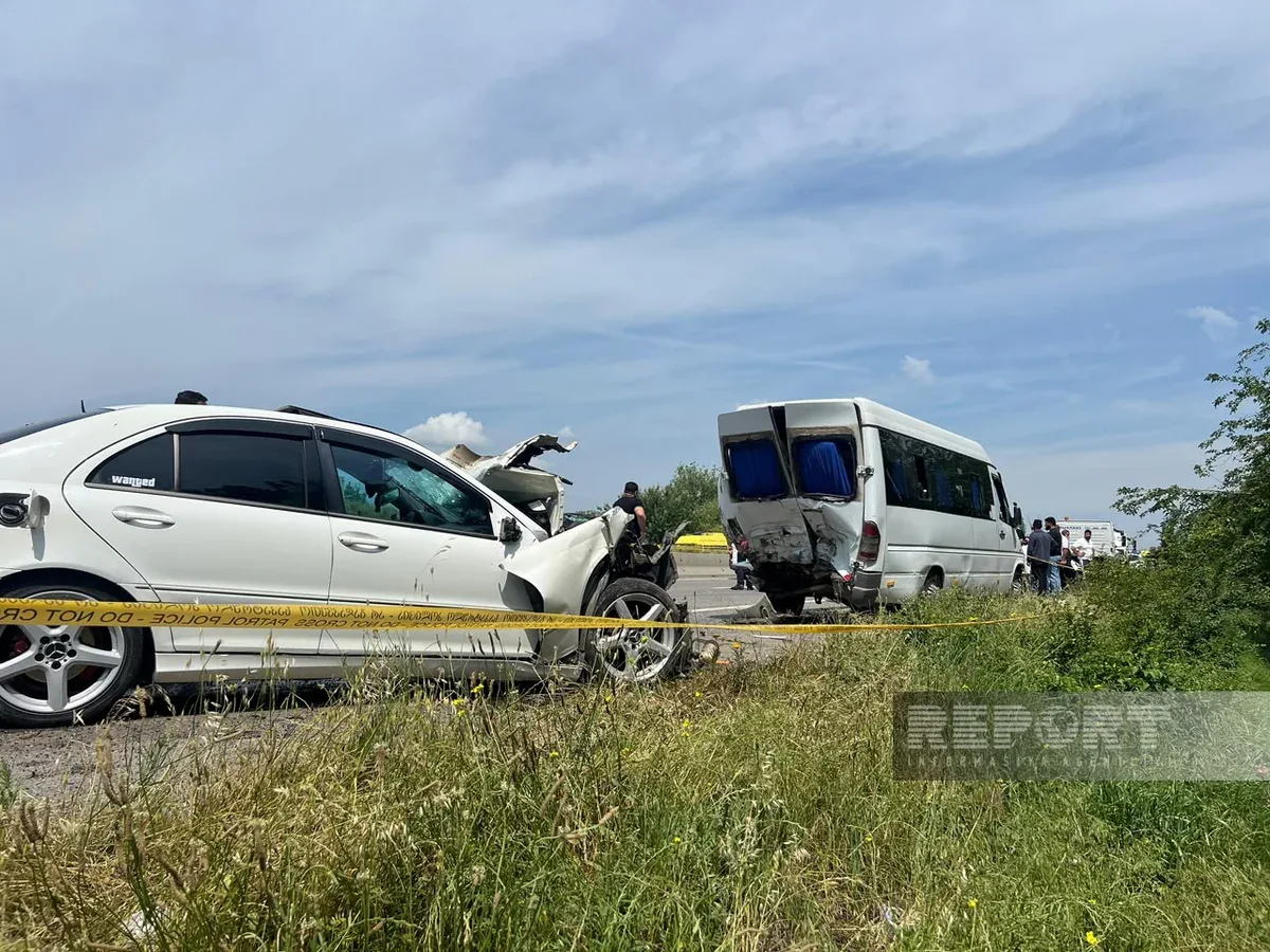 Mikroavtobus qəzaya düşdü: ölən və xəsarət alanlar var - FOTOLAR