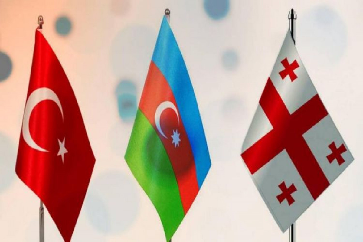 Üçtərəfli görüş başladı