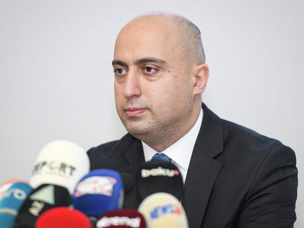 Əmrullayev: 300 yerə CV göndərmişdim