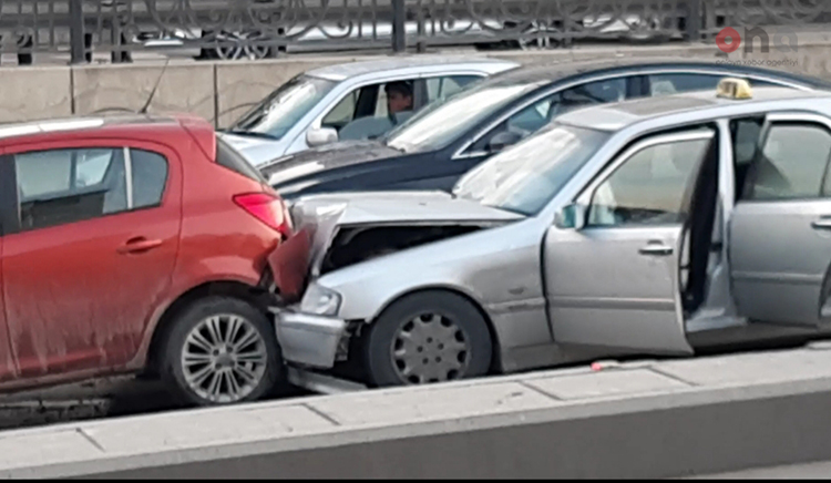 Bakıda zəncirvari qəza - 10 avtomobil...