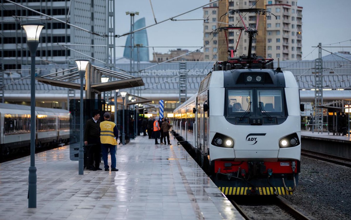 Xırdalan və Sumqayıt qatarlarından istifadə edənlərin - Nəzərinə