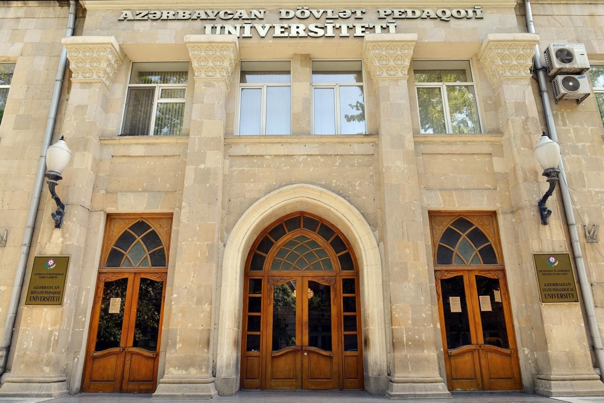 ADPU-da nələr olur? Telefon qadağası, geyim tələbi...- Prorektordan iddialara CAVAB