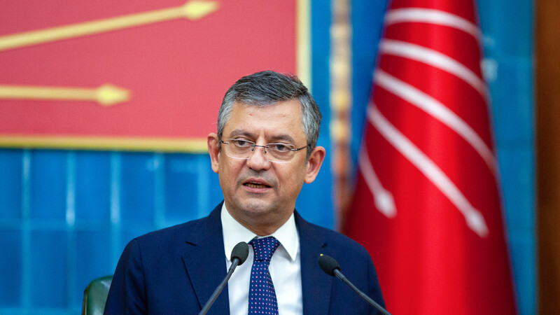 Özgür Özəlin komandasından 28 nəfər istefa verdi