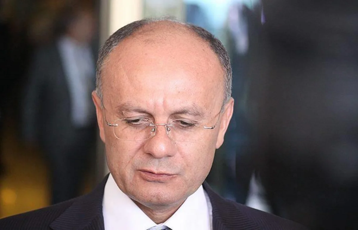 Keçmiş müdafiə naziri məhkəməyə məcburi gətiriləcək