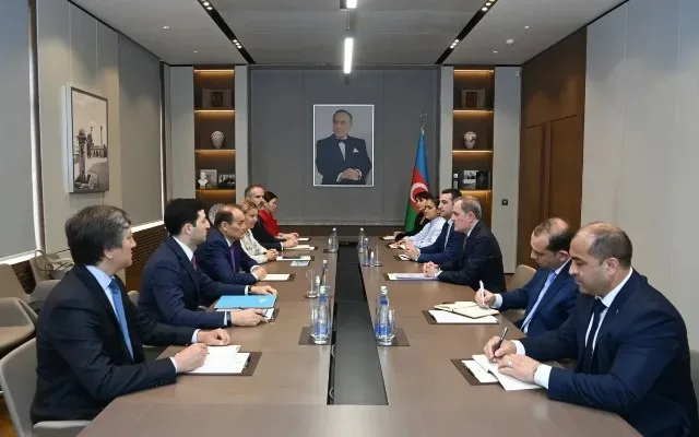 Ceyhun Bayramov TİF prezidenti ilə görüşdü