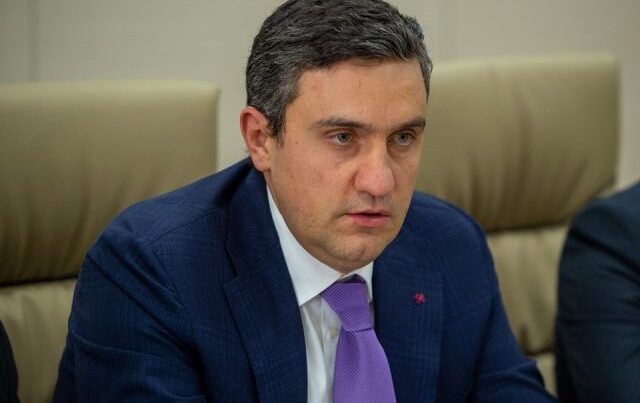 Qazinyan həbs ediləcəyi günü gözləyir