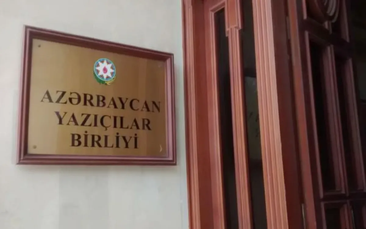 Yazıçılar Birliyinə qəbul dayandırıldı