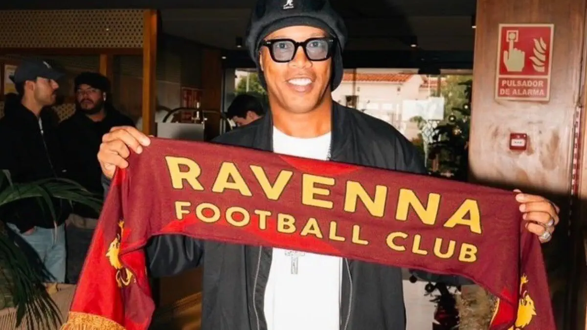 Ronaldinyo yenidən yaşıl meydanlarda: bu klubla razılaşdı