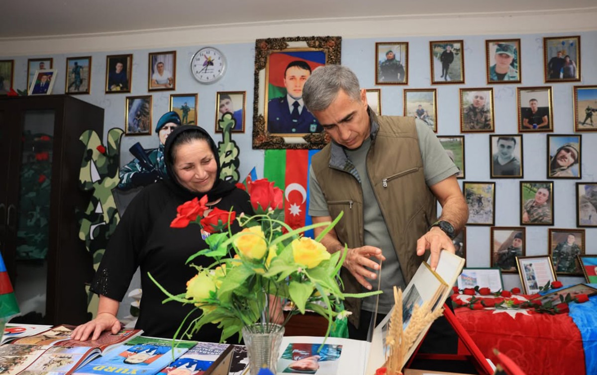 Anar Ələkbərov Oğuzda şəhid ailəsinin qonağı oldu - FOTOLAR