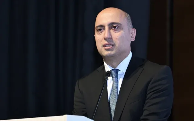 Universitetlər Bakıdan köçürülür? - Nazirdən açıqlama
