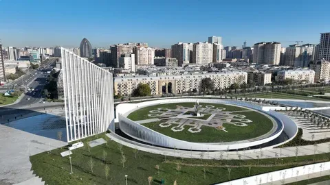 Türkmənistan Prezidenti Zəfər parkını ziyarət edib