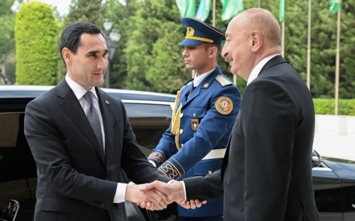 Prezident Berdiməhəmmədovu qarşıladı - FOTOLAR