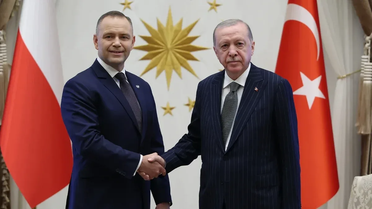 Ərdoğan Polşa Prezidenti ilə təkbətək görüşüb