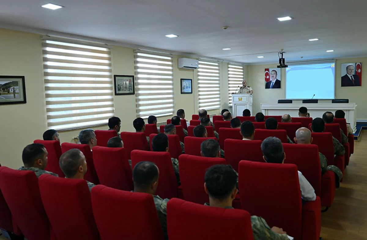 Hərbi Polis İdarəsində qoşun xidmətinin təşkilinə dair seminar keçirilib