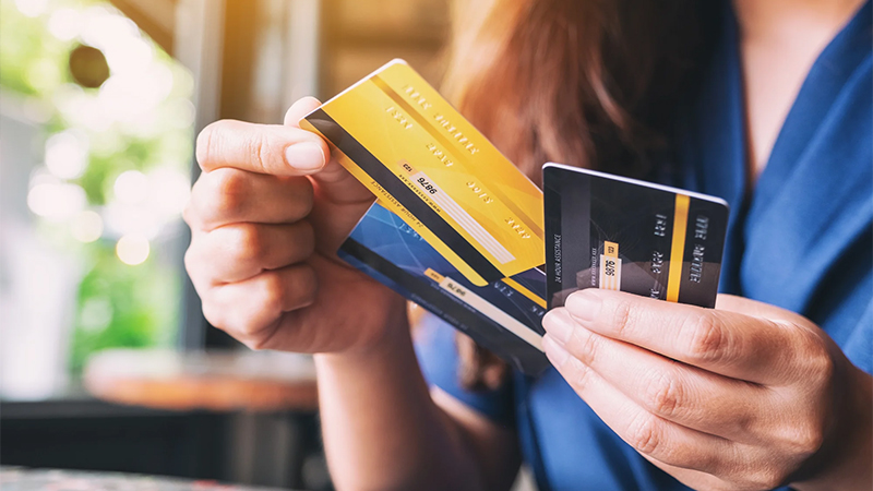 Bank müştəriləri təşvişdə: Təhlükəsizlik qaydaları nə yerdədir?
