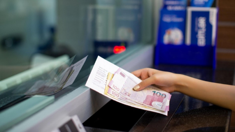 Bank əmanətçilərinin depozit gəlirləri 600 mln. manatı ötüb