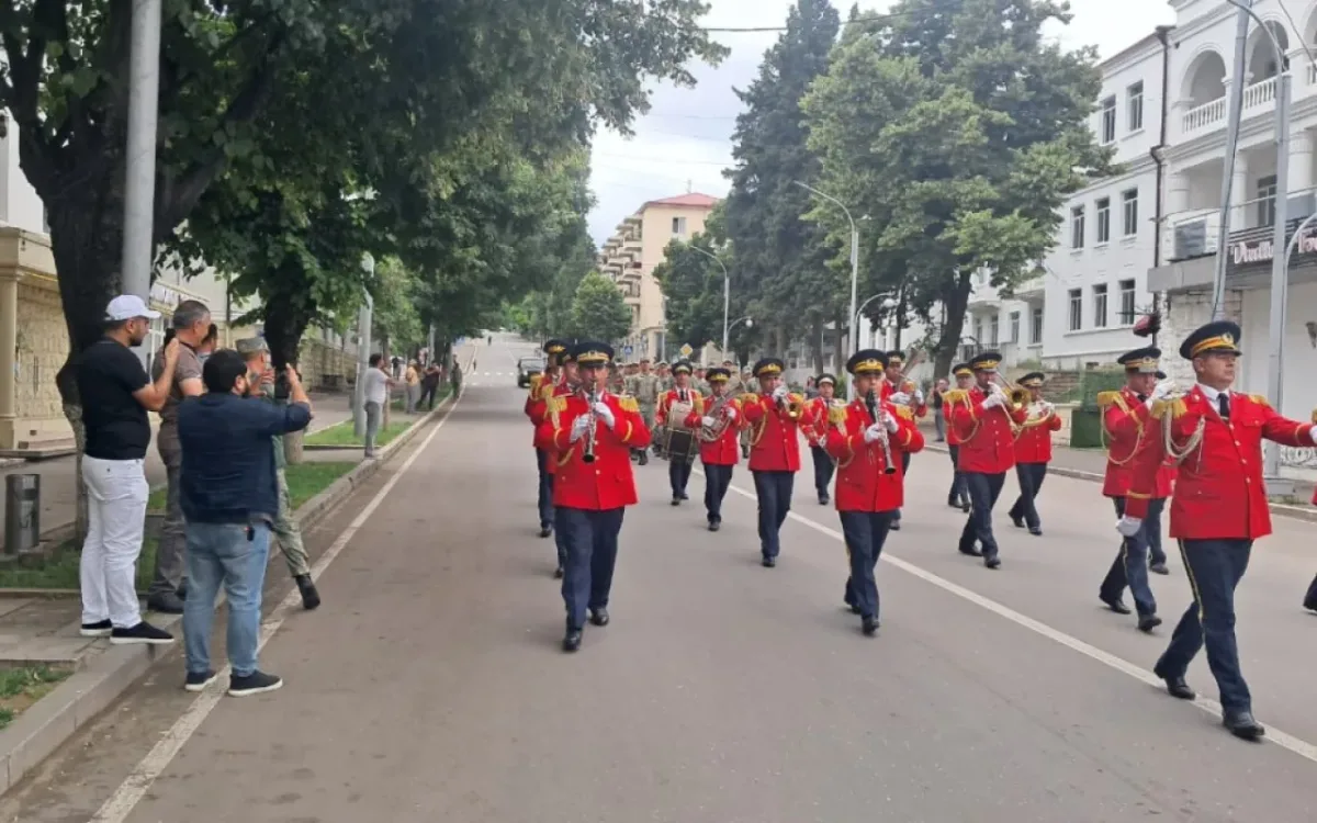 Xankəndi şəhərində hərbçilərin yürüşü - FOTOLAR