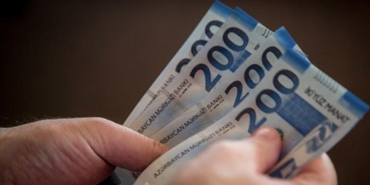 Azərbaycan manatının dövretmə sürəti azalıb