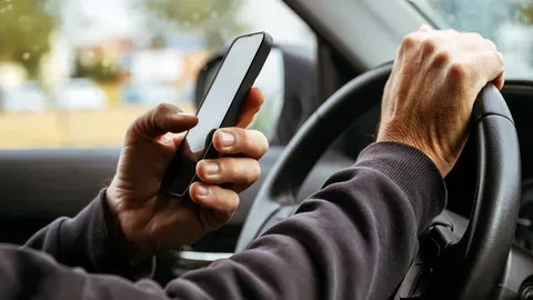 Sükan arxasında telefondan istifadə edən sürücülərə XƏBƏRDARLIQ