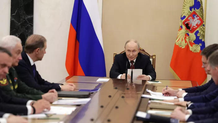 Putindən ETİRAF:Yanacaq çatışmazlığı var, amma...
